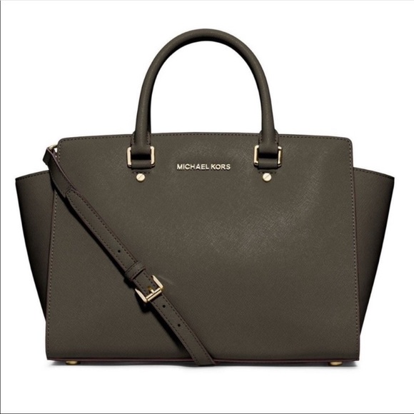 Michael Kors Handbags - Micheal Kors Selma Bag
